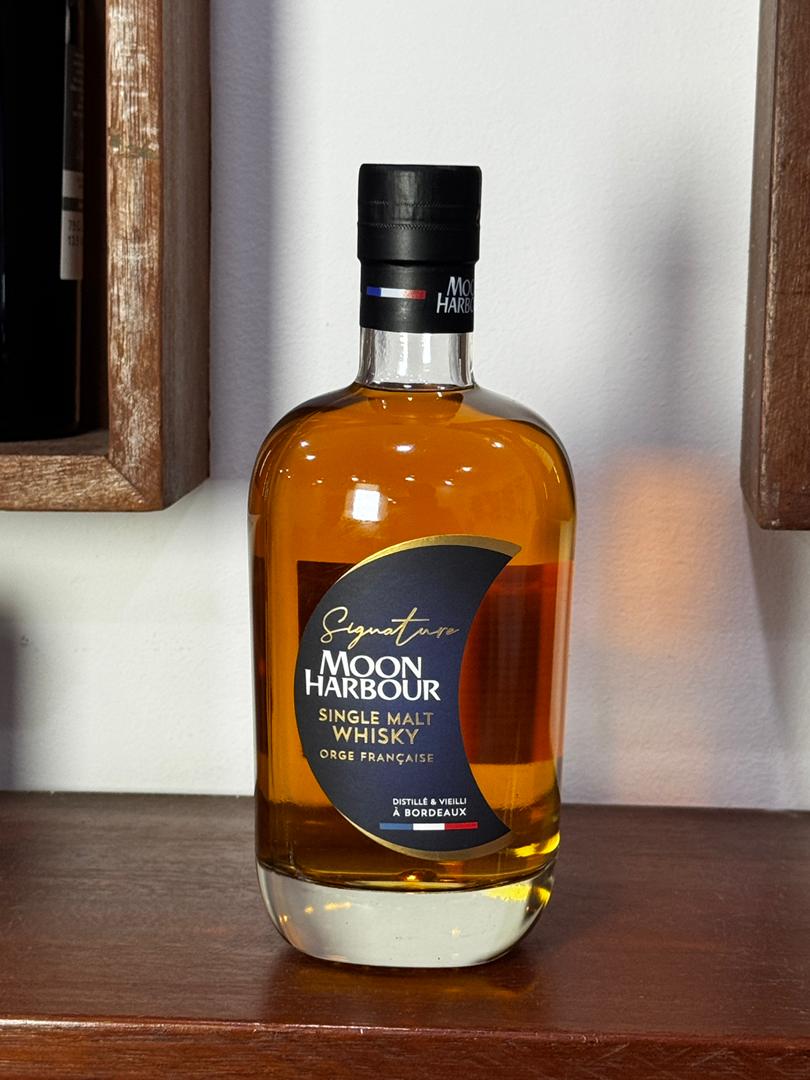 MOON HARBOUR SIGNATURE