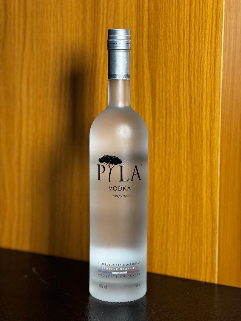 LIQUEUR VODKA PYLA